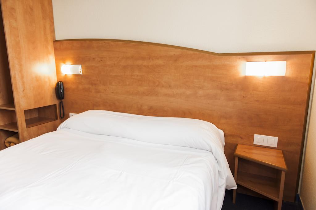 Armony Hotel บูร์-อาชาด์ ภายนอก รูปภาพ