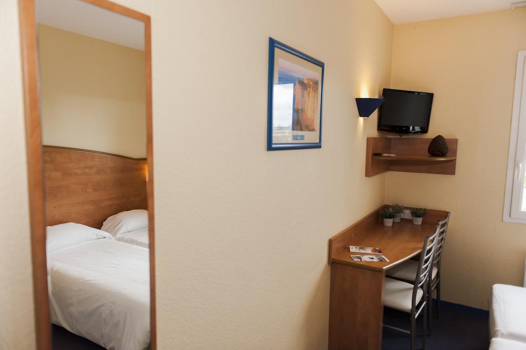 Armony Hotel บูร์-อาชาด์ ภายนอก รูปภาพ