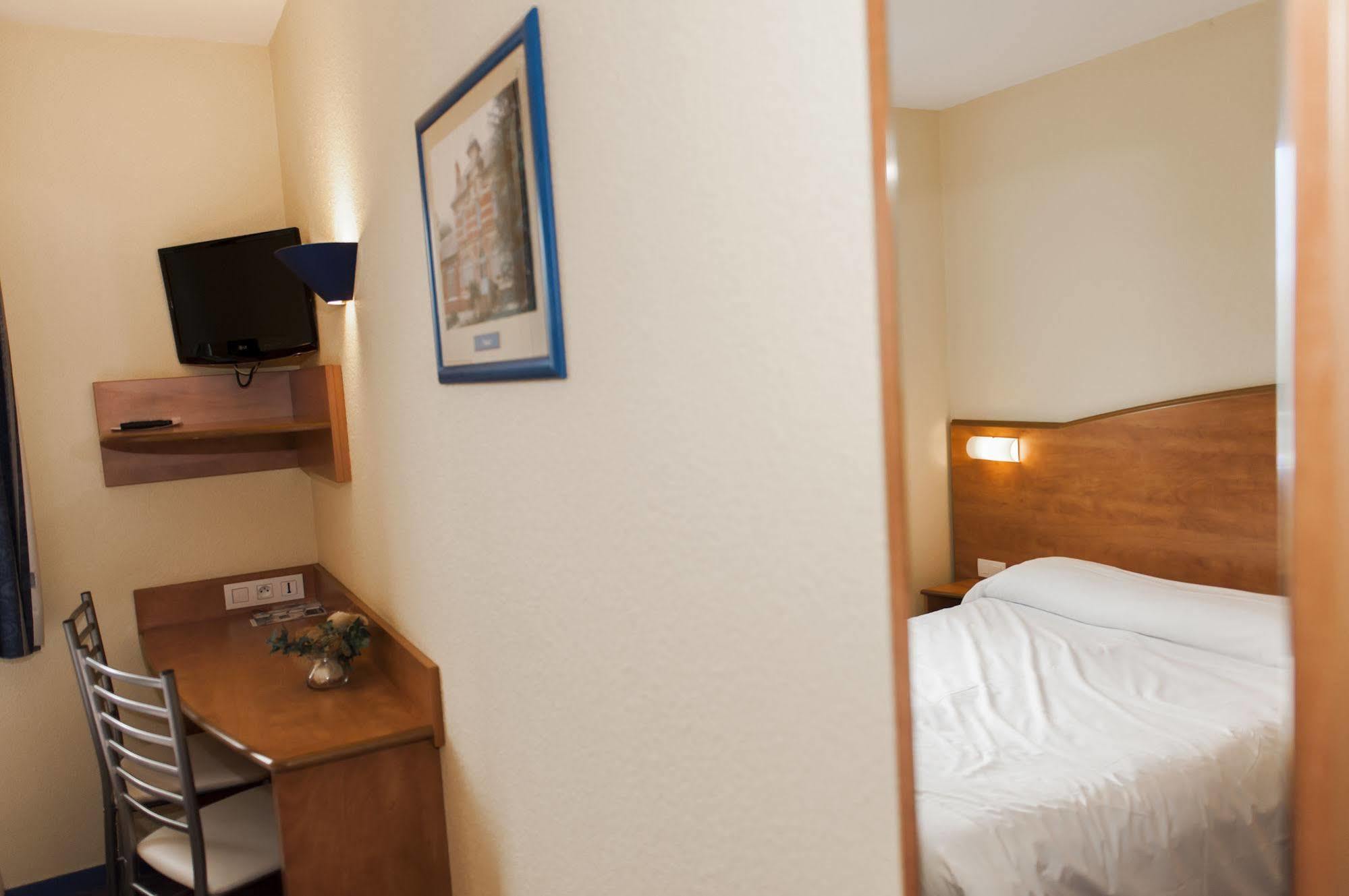 Armony Hotel บูร์-อาชาด์ ภายนอก รูปภาพ